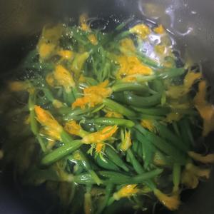 凉拌黄瓜花（4⭐）的做法 步骤3