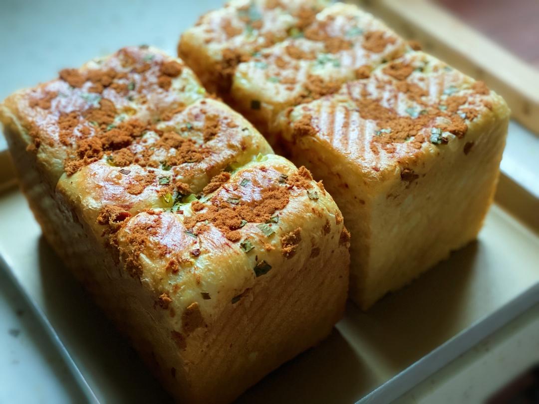 香葱肉松手撕吐司