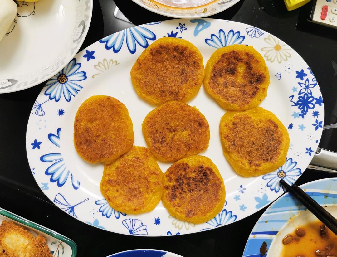 平底锅就能做!香甜软糯的南瓜饼