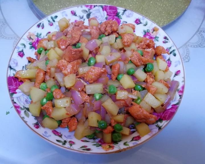 炒奥尔良鸡丁(好看又营养)