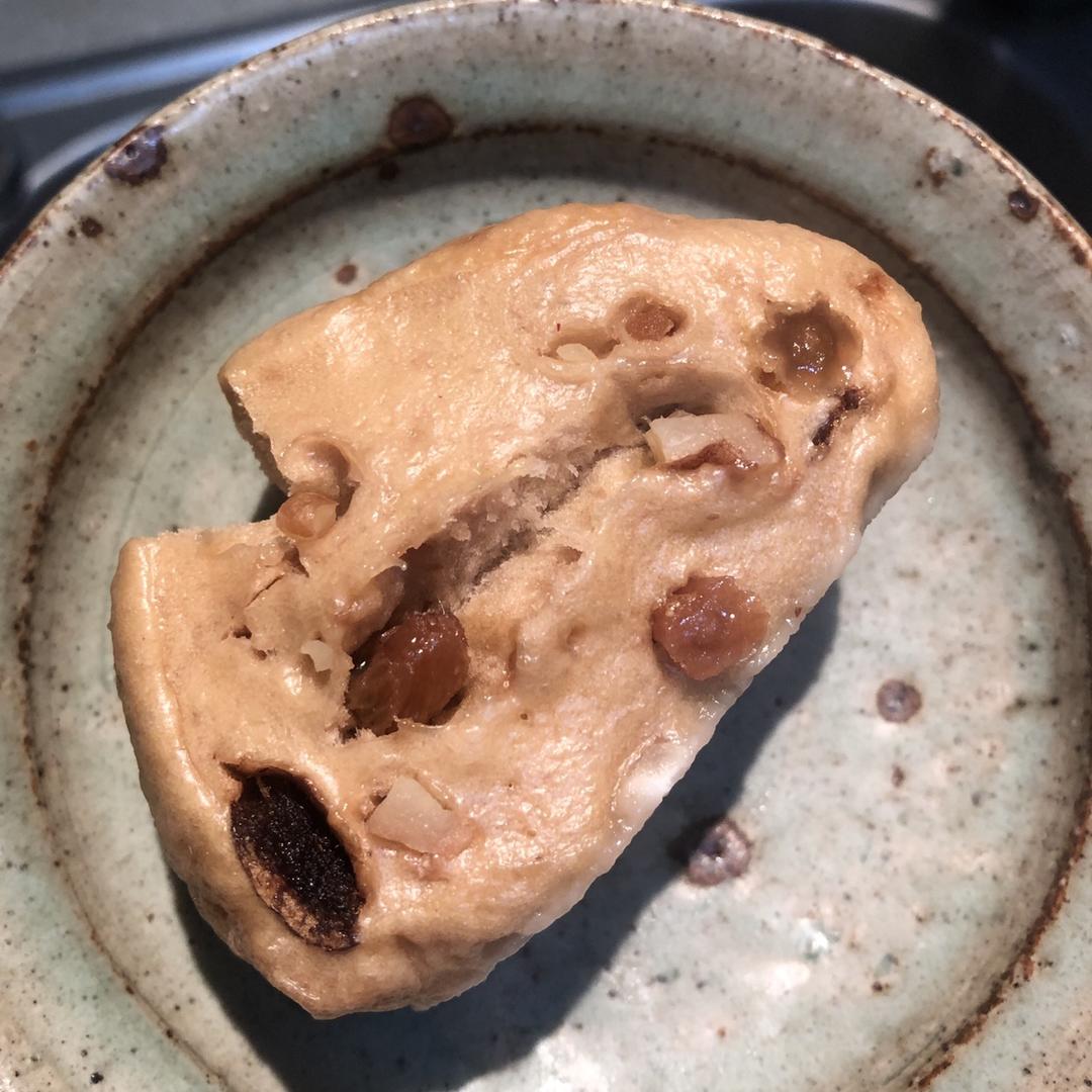 红糖红枣枸杞核桃馒头