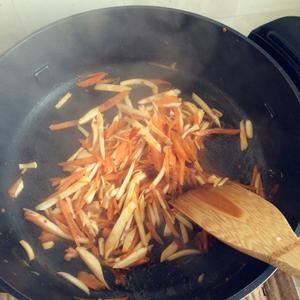 蔬菜火腿炒年糕的做法 步骤3