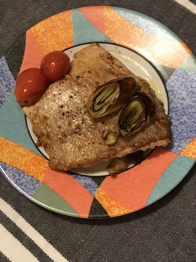 香煎鲷鱼，鲷鱼两吃之一