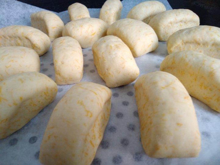 新手也可以--详解如何做出人见人爱、金黄的南瓜馒头