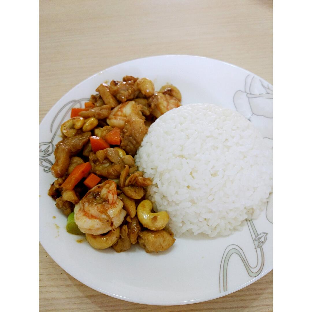 微蓝m做的酱爆鸡丁盖浇饭