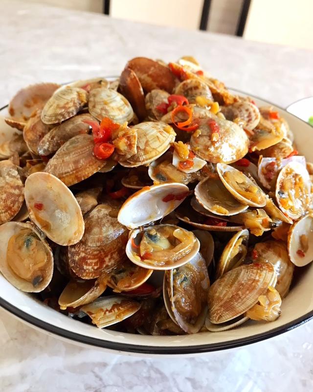 贪吃的懒猪猪做的爆炒花甲