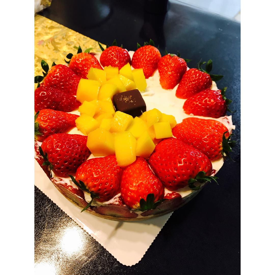 草莓酸奶慕斯蛋糕