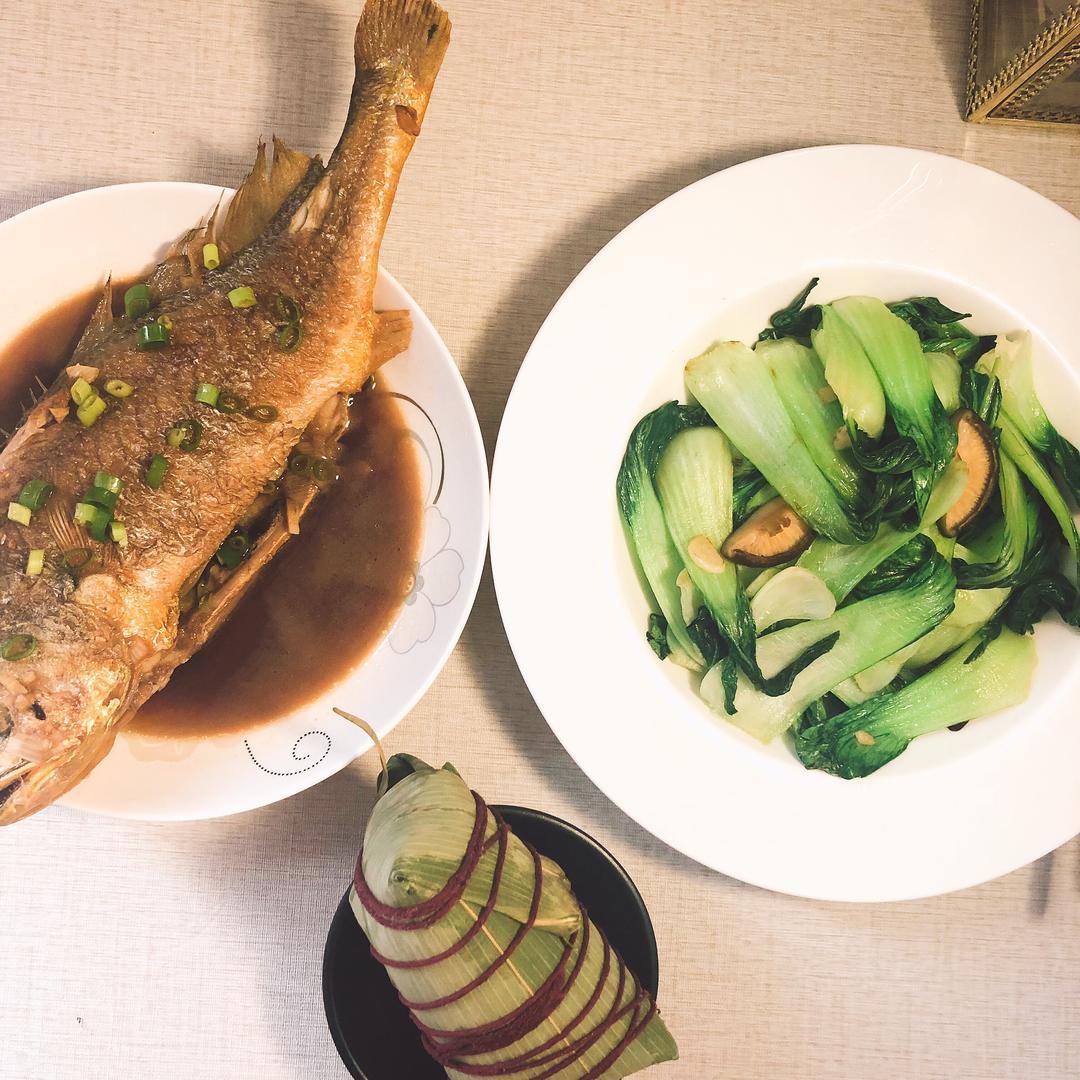 红烧黄鱼—鱼皮不破的小窍门