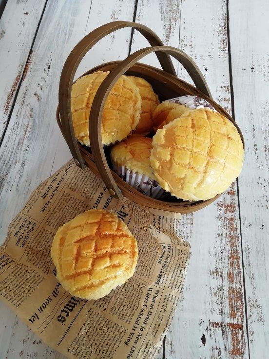 好吃到炸裂的港式菠萝包（附带制作酥皮的小视频）