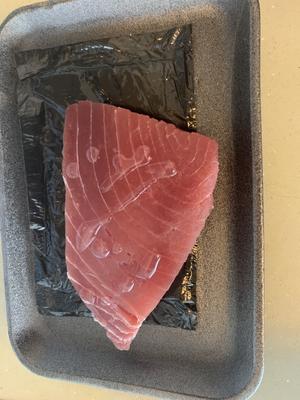 （照葫芦画瓢不知道画的对不对的）煎吞拿鱼 Ahi tuna steak的做法 步骤3
