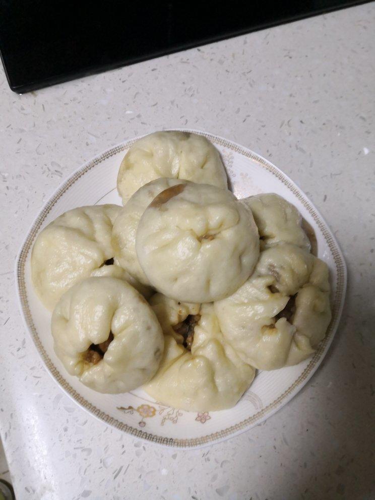 神仙配方肉包子     6个左右