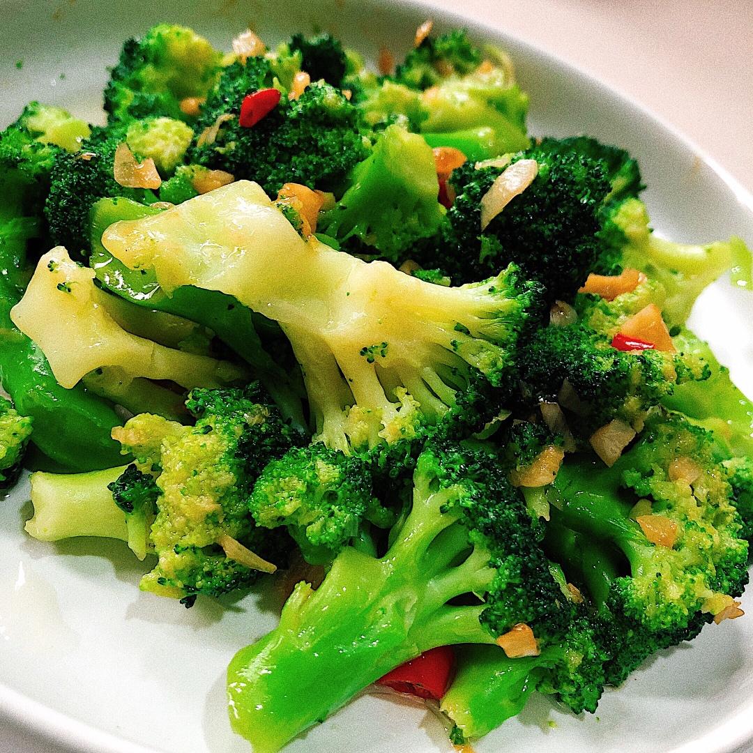 喜报天亮做的蚝油蒜蓉西兰花