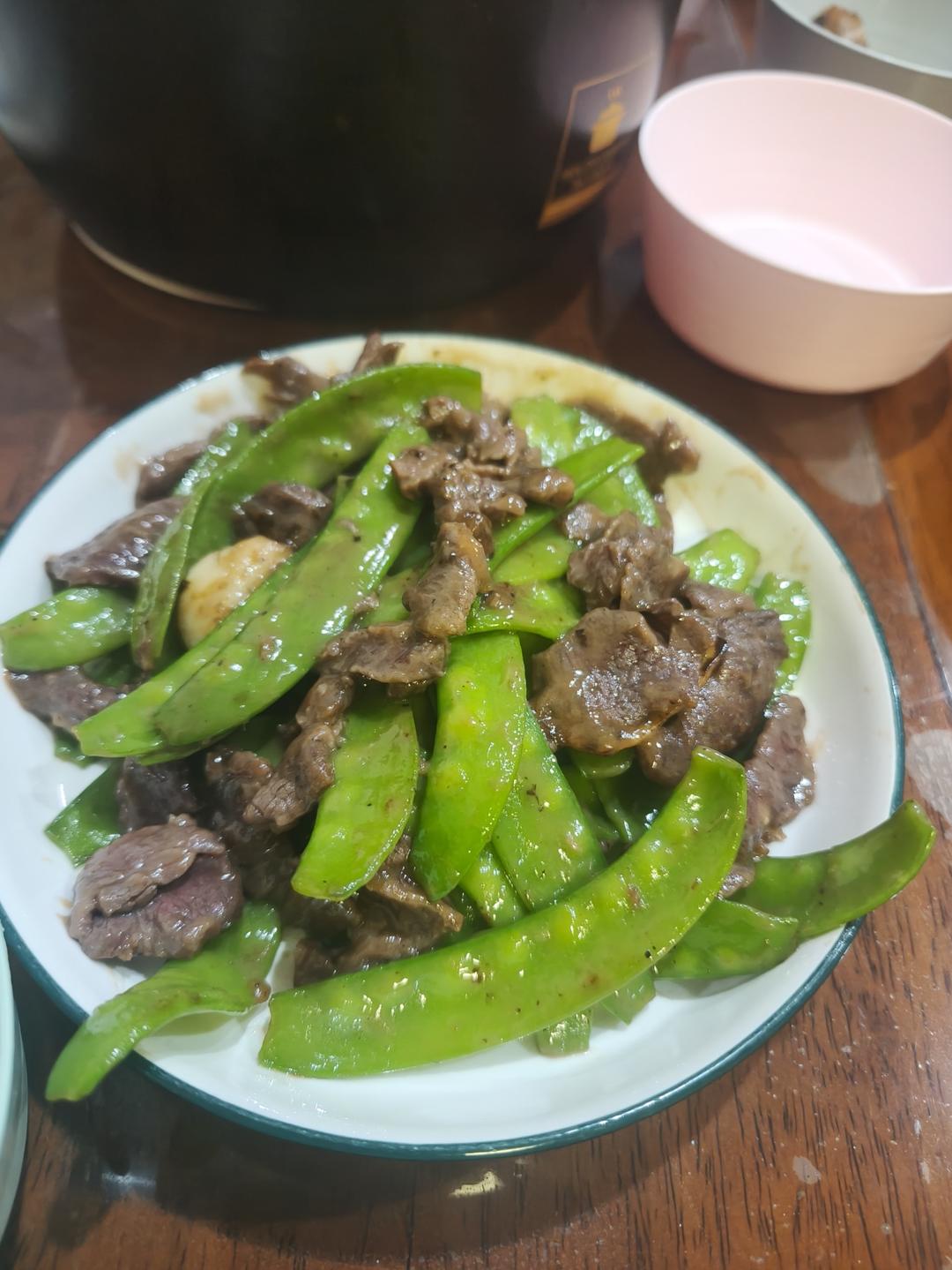 嫩滑蚝油牛肉炒荷兰豆