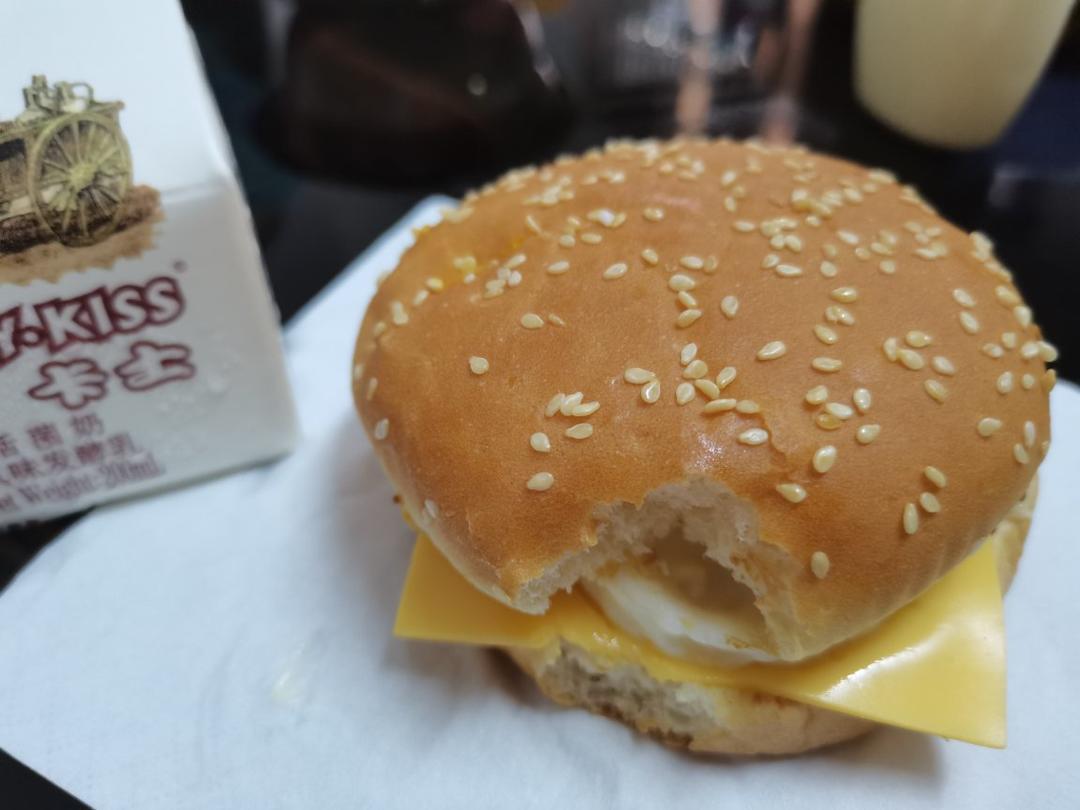 大兰的早餐桌