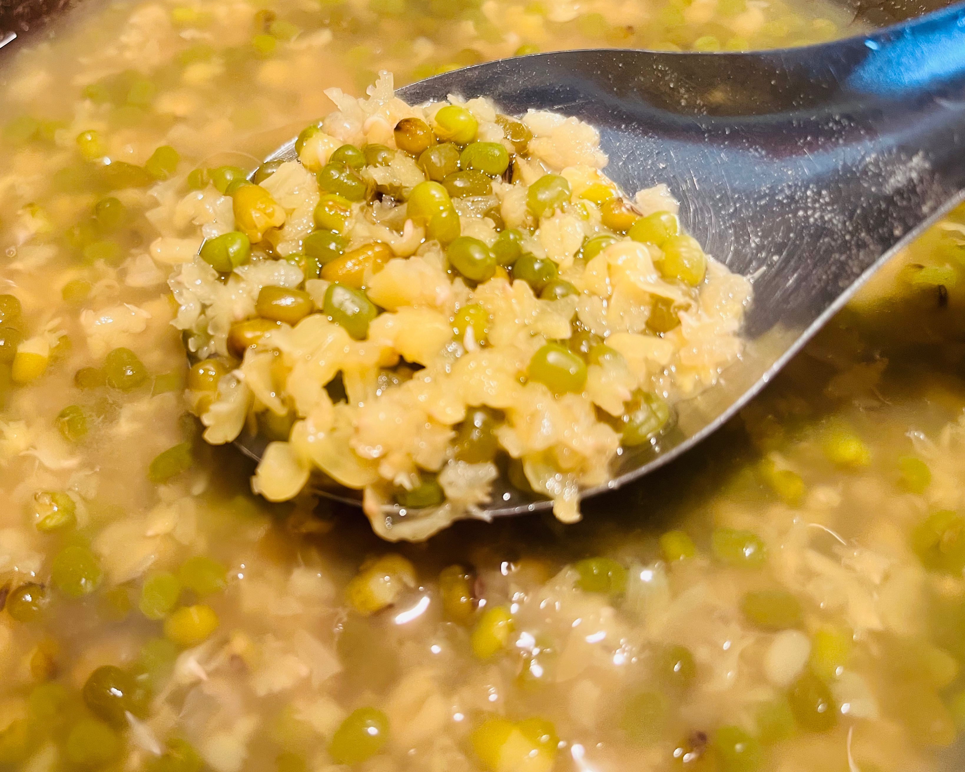 无需浸泡，小妙招帮你快速搞定爆花沙甜的绿豆汤的做法