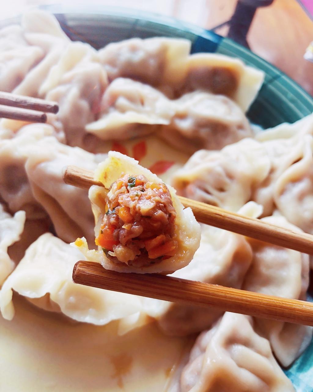 胡萝卜牛肉香菜饺子