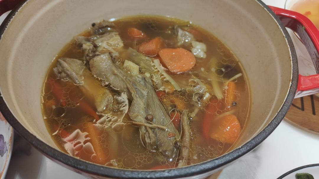 清炖滋补羊排汤