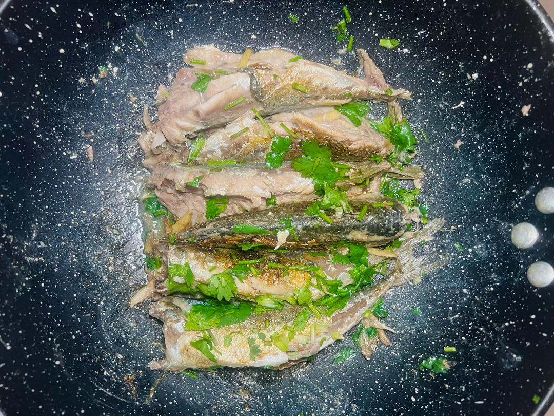 煎鲐鱼（花仙鱼）