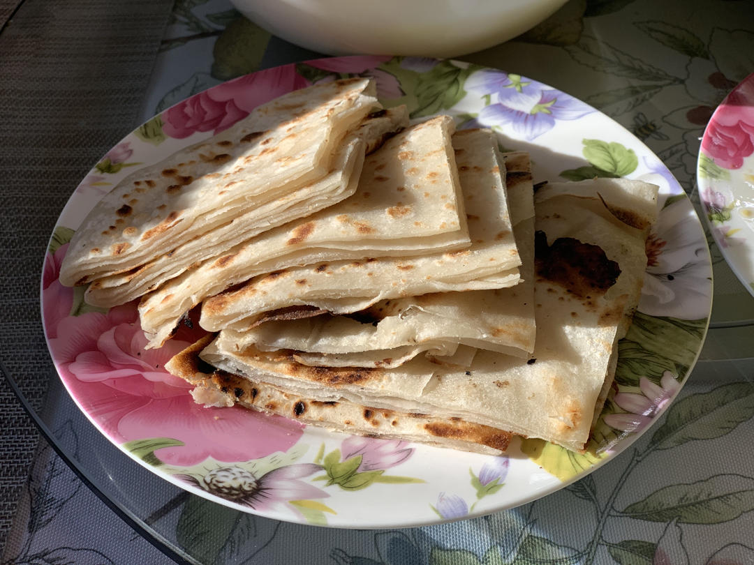 烙饼不硬的小窍门 掌握了你也能看出柔软多层凉了不硬的小油饼