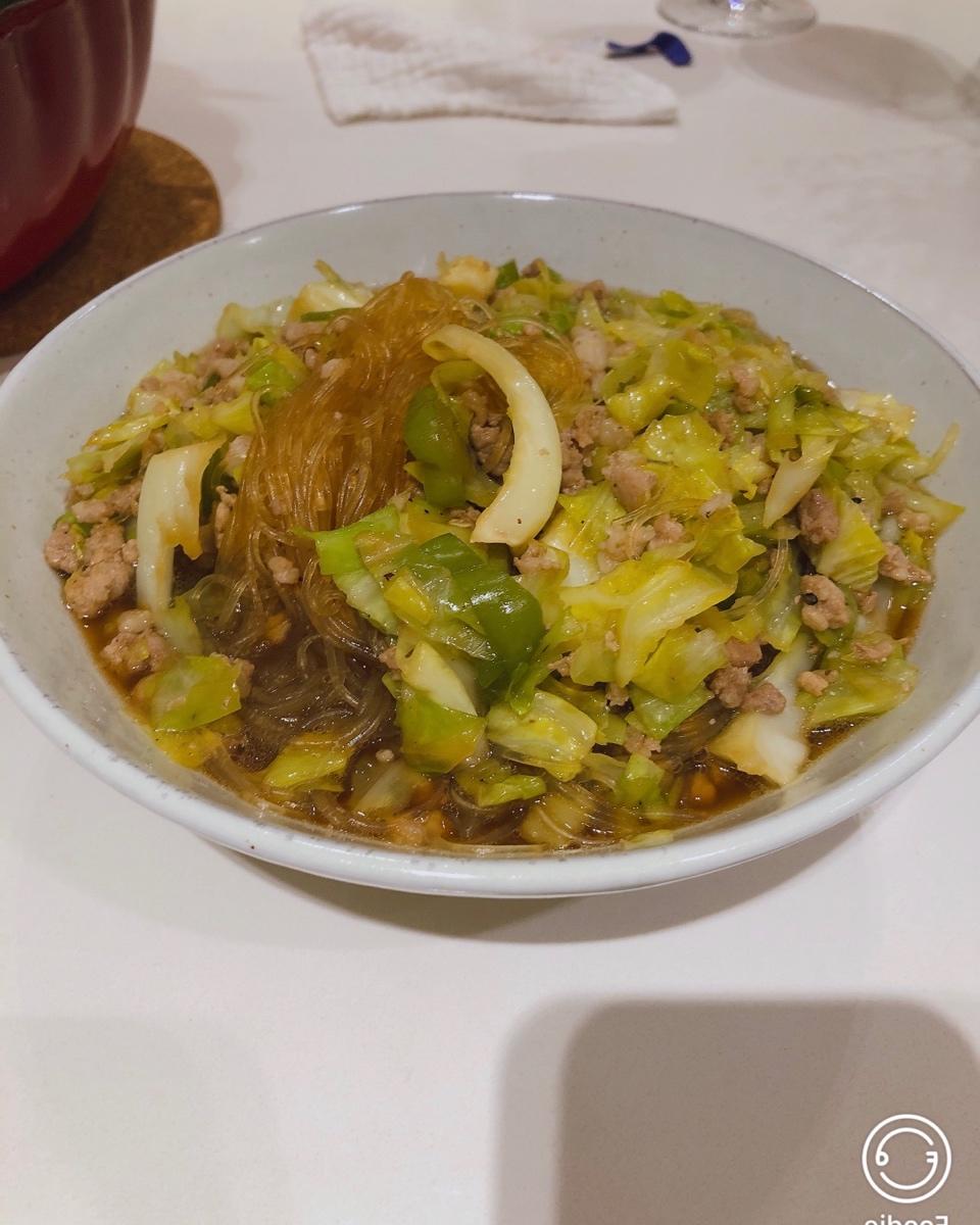 卷心菜炒粉丝 Glass noodles with Cabbage