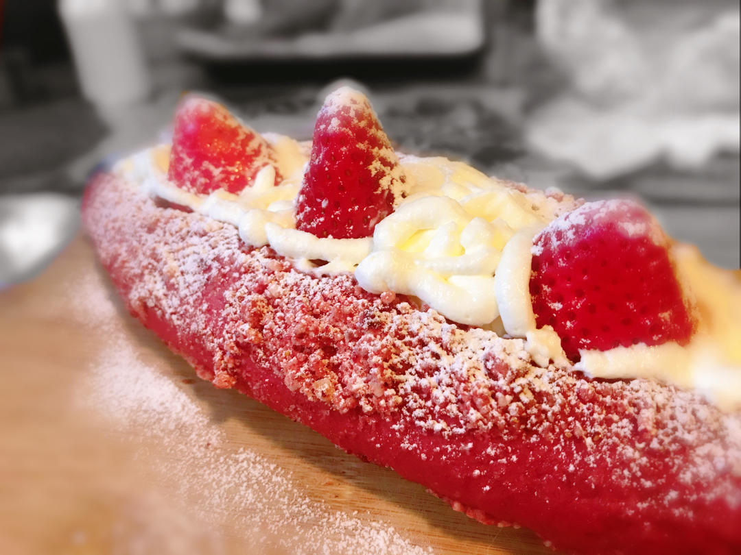 3345做的草莓奥利奥魔法棒面包