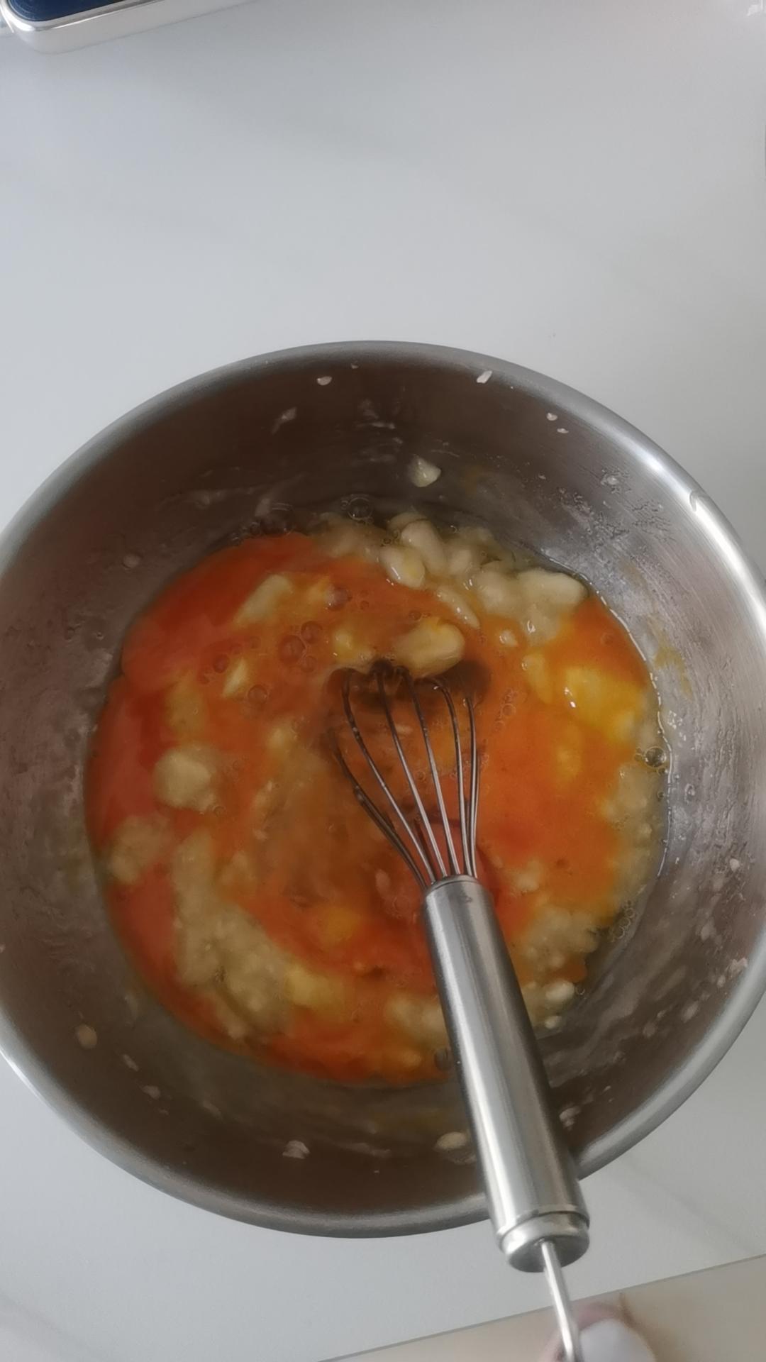 只需搅拌入烤箱的香蕉麦芬