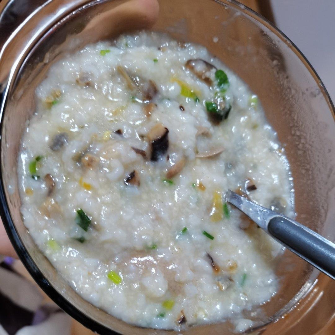 妈妈👩教我做的皮蛋瘦肉粥🥣简单快捷美味😋