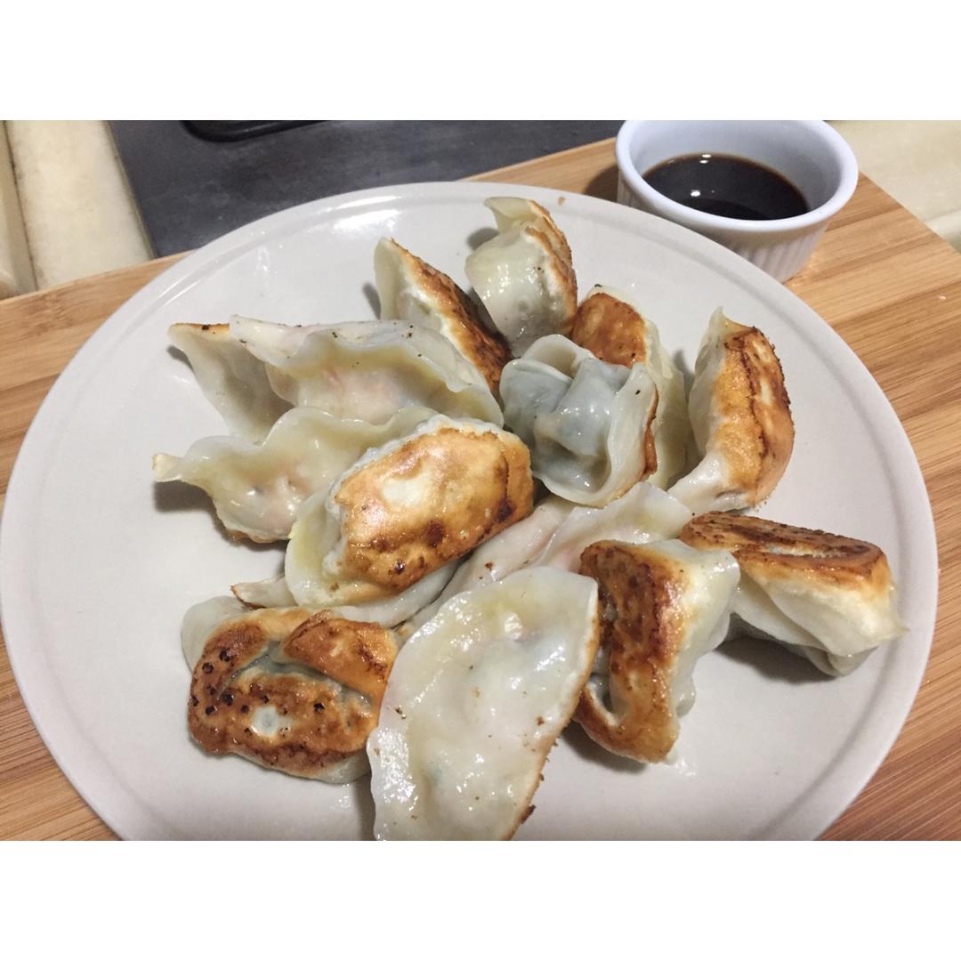 超级简单做煎饺