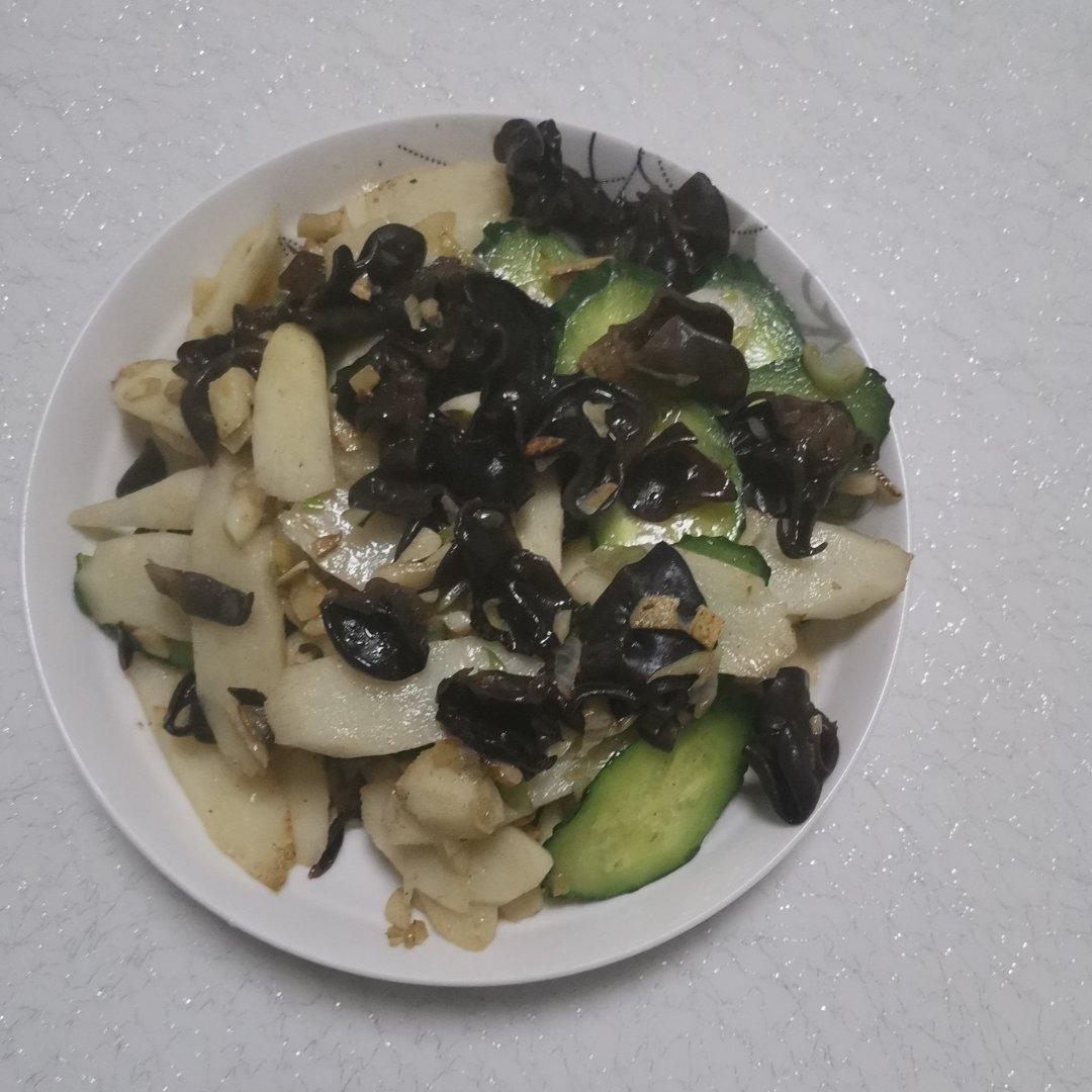 素菜冠军！营养美味的山药炒木耳