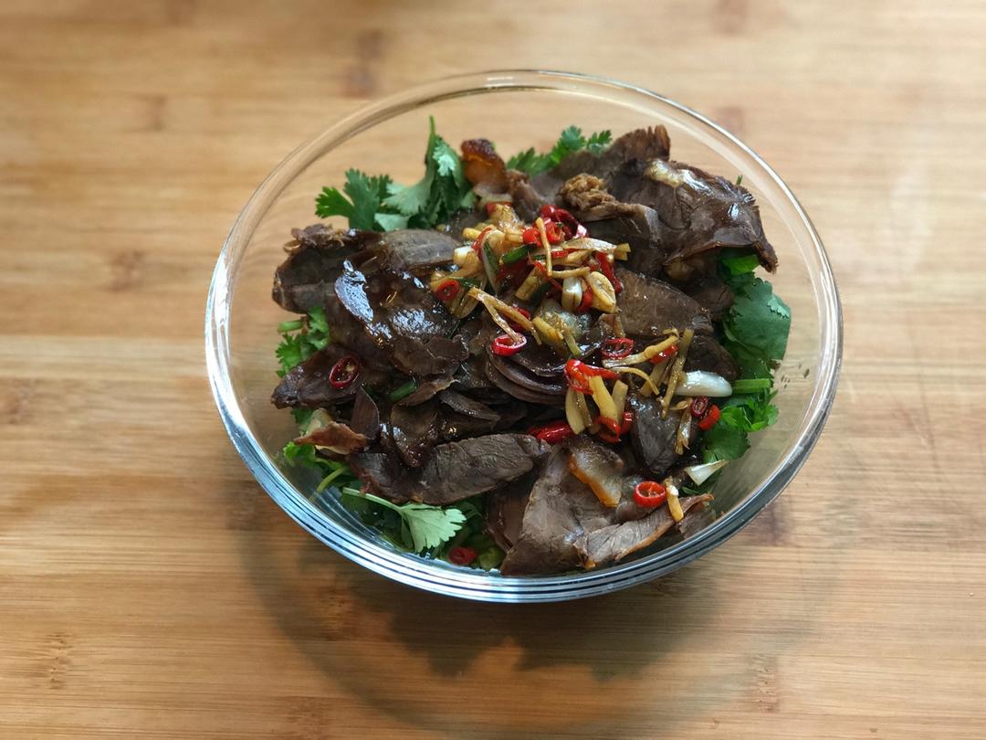 凉拌菜之快手美味的香菜花生米拌卤牛肉
