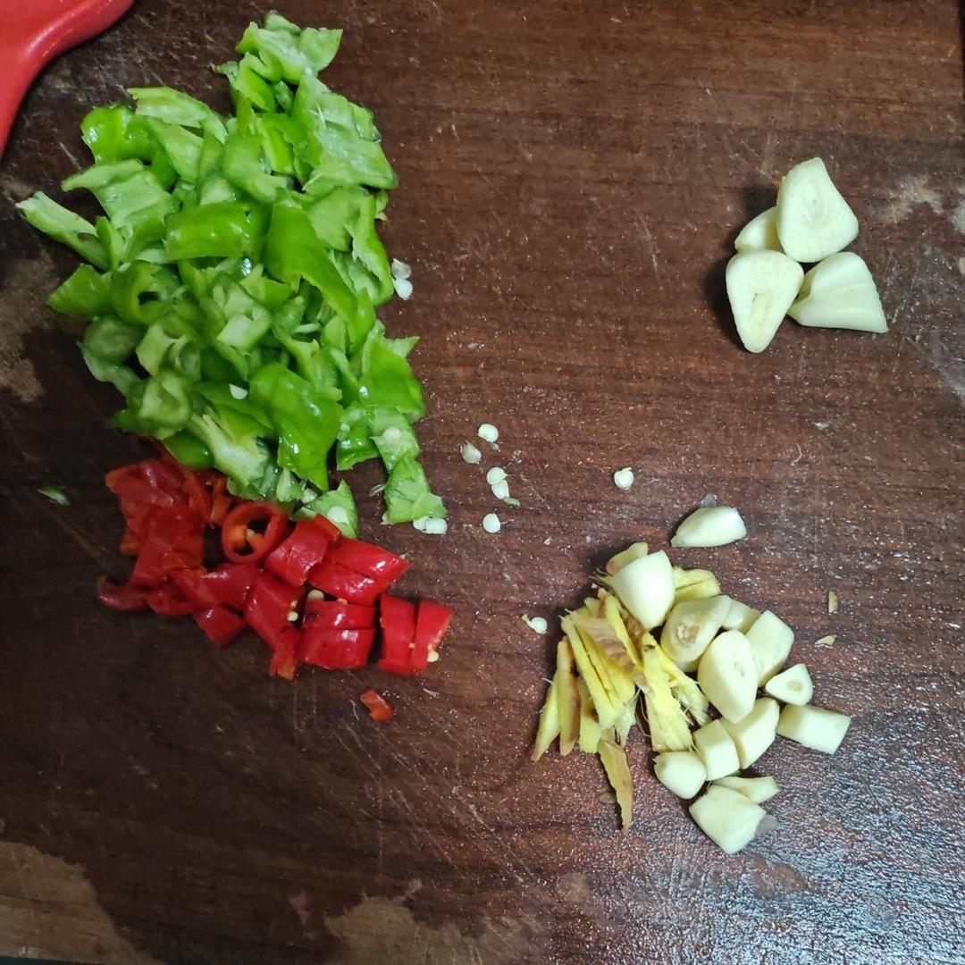 红烧冬瓜最完美做法，不加一滴水，瞬间秒杀红烧肉