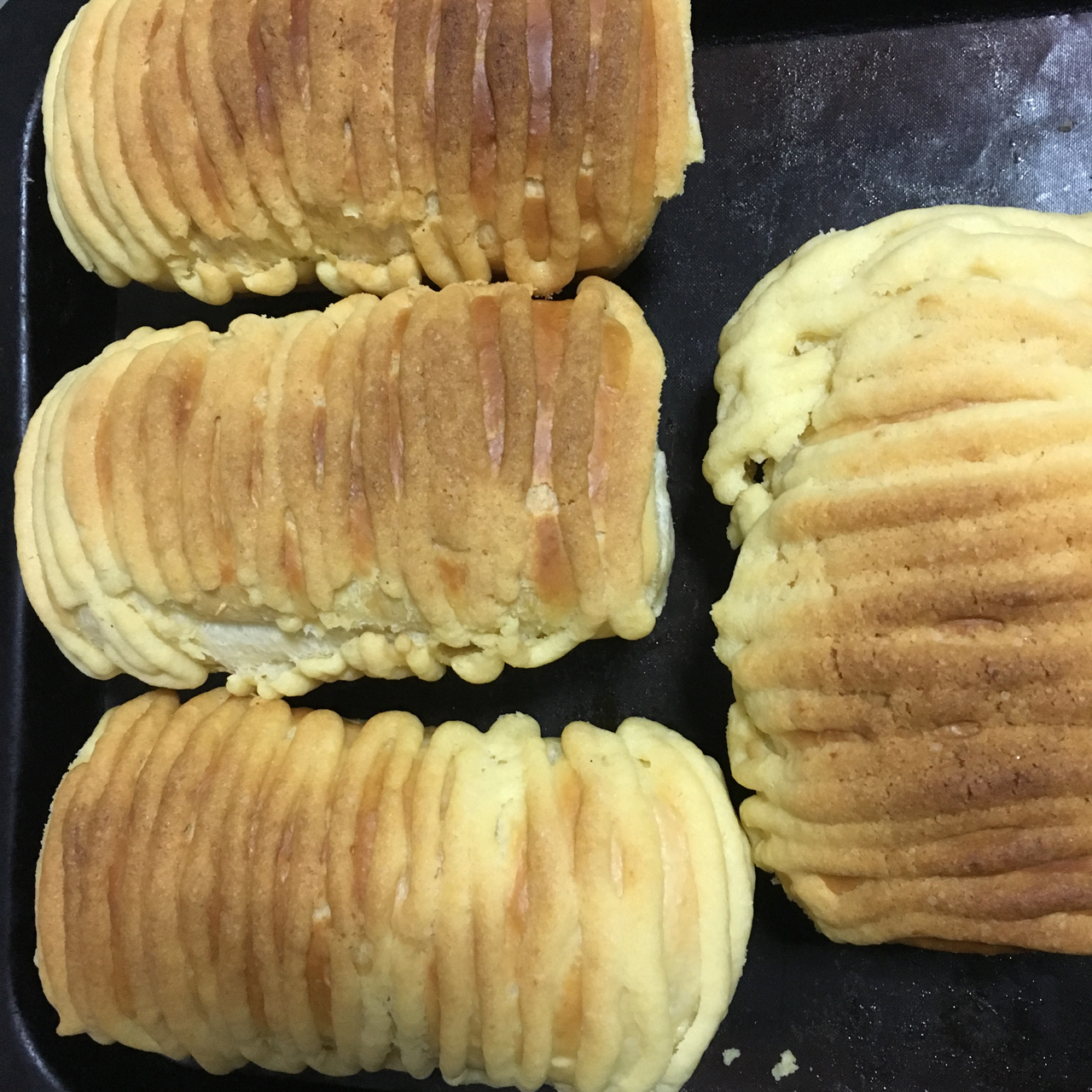 奶油酥皮小吐司