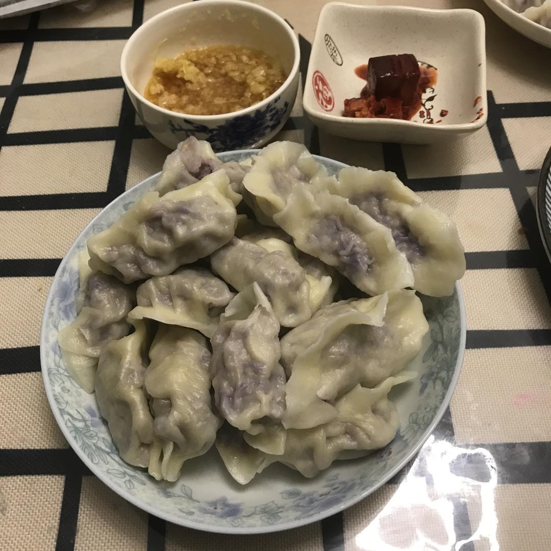 饺子 紫甘蓝水饺 oo-12做的紫甘蓝水饺 oo-12
