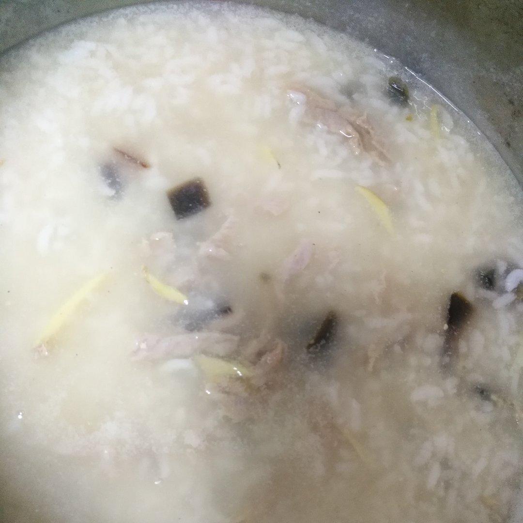 营养早餐-皮蛋瘦肉粥