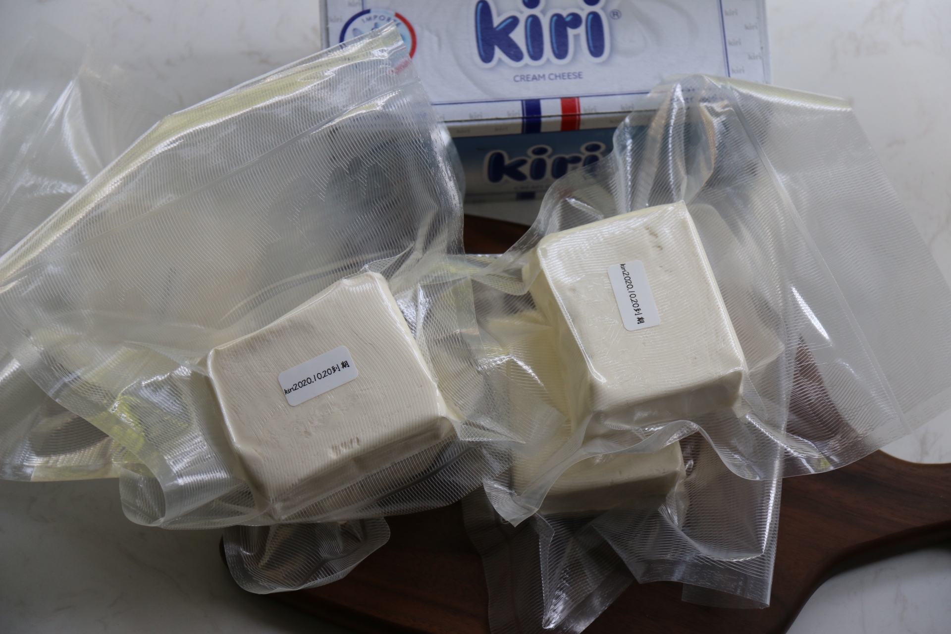 大包装奶油奶酪的分装与保存的做法