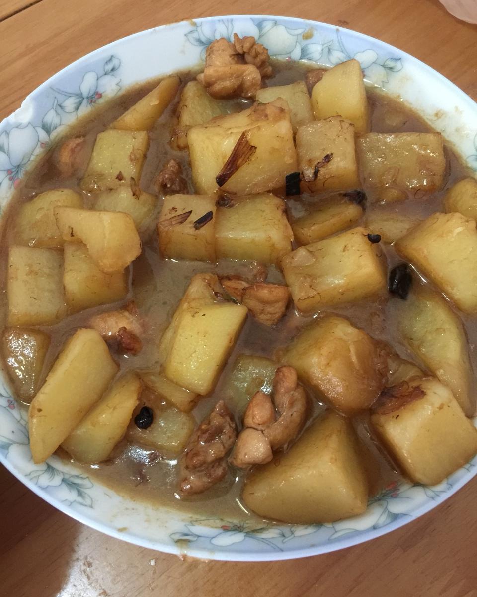 土豆炖鸡块