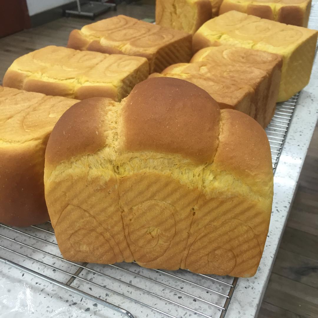 南瓜炼奶吐司