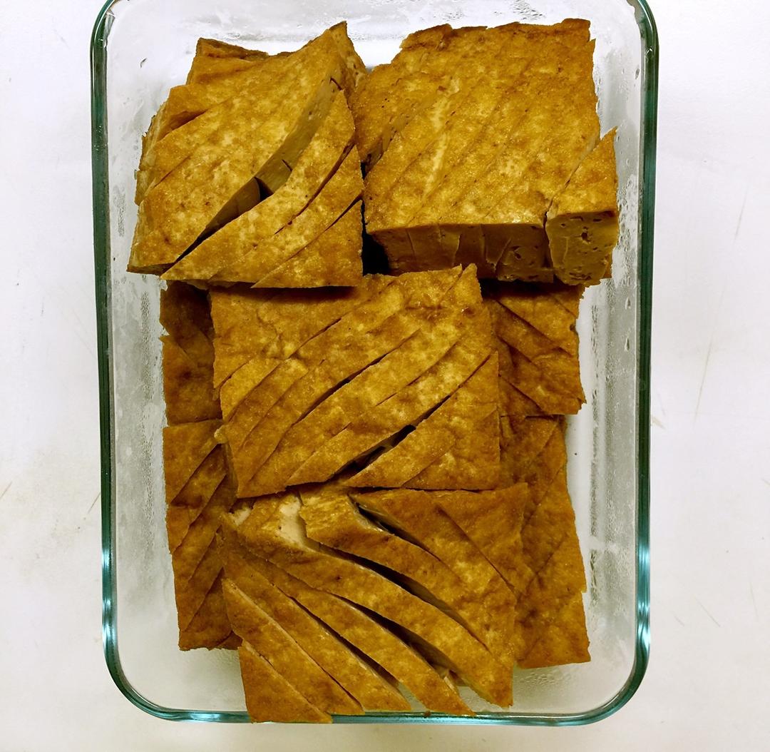 肉夹馍素吃：腊汁卤豆腐的做法