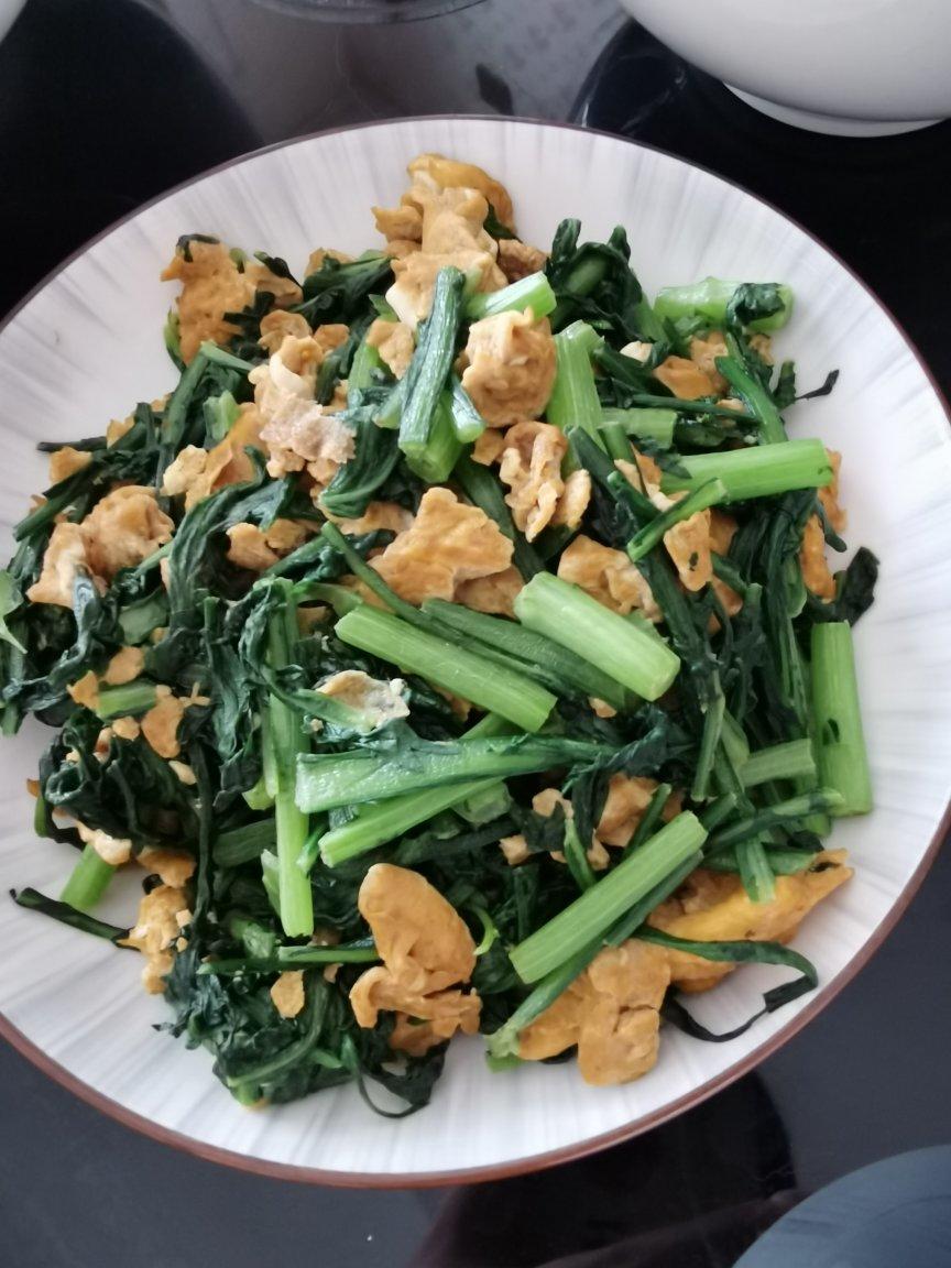茼蒿炒鸡蛋