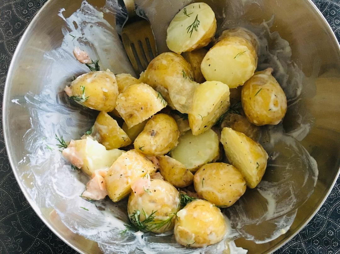 土豆煙燻三文魚酸奶沙拉