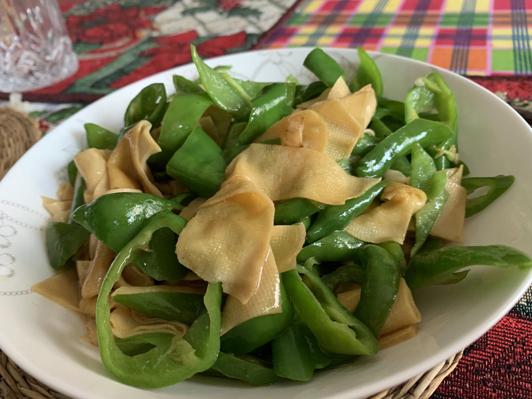 尖椒炒干豆腐