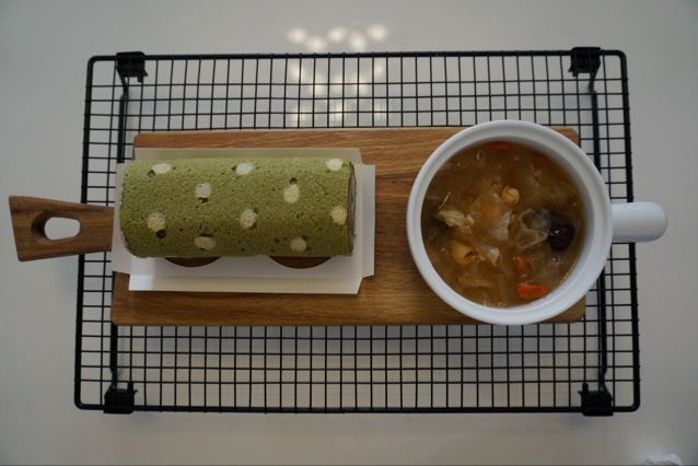 抹茶戚风蛋糕卷