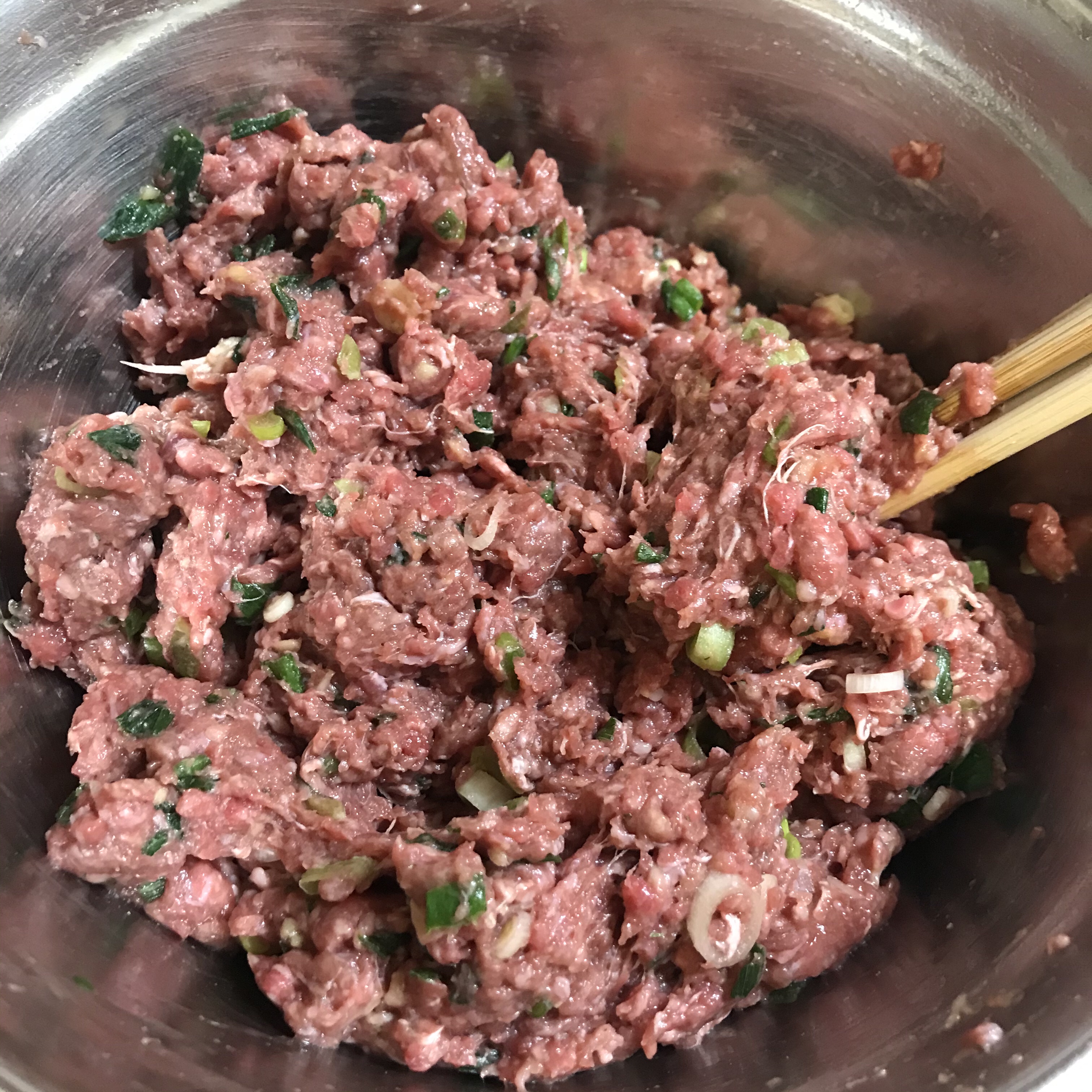 超简单的牛肉小葱馄饨馅✨的做法