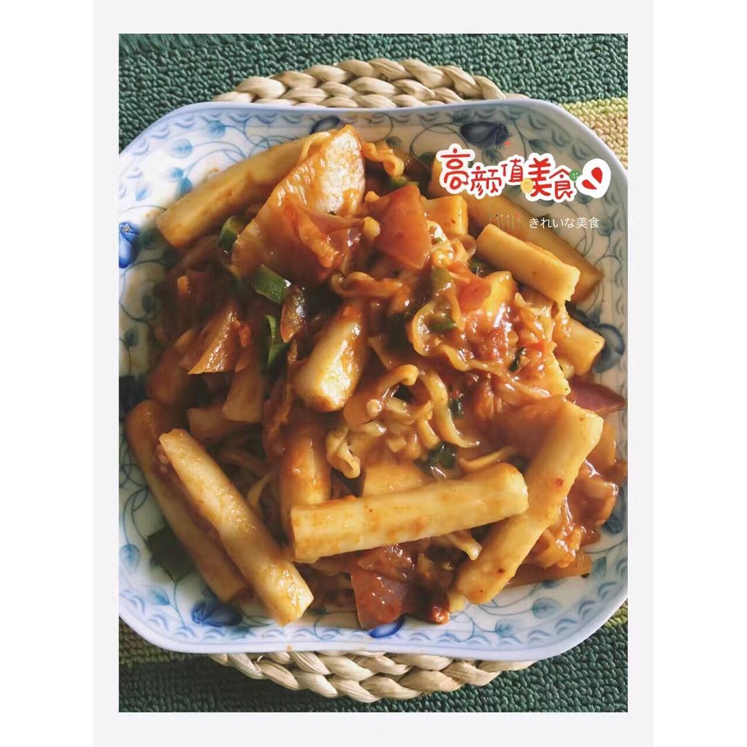 芝士拉面炒年糕—韩国街边美食改良版