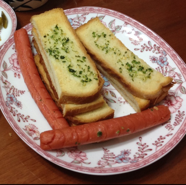 天鹅之旅-3做的微波炉蒜香面包