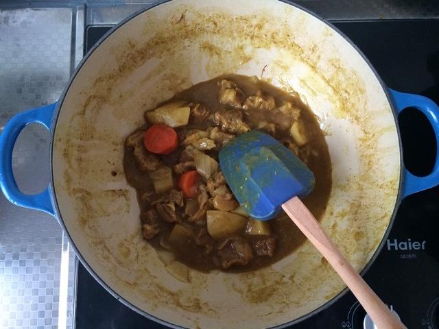 咖喱牛腩（铸铁锅版）的做法