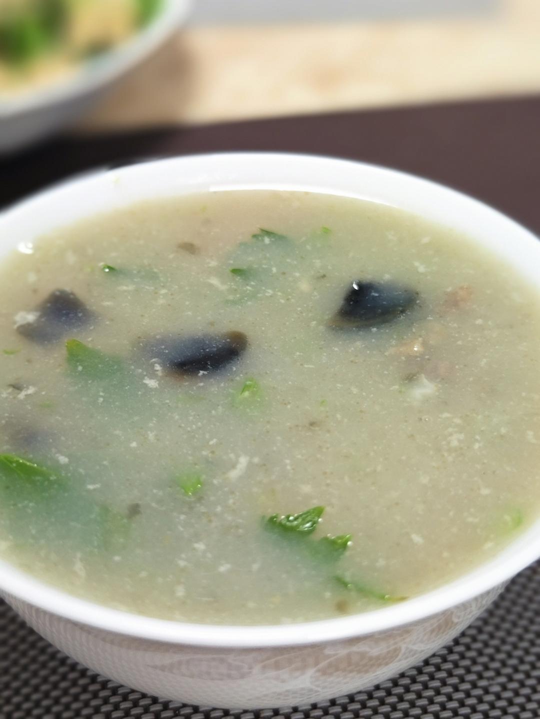 堂妈小厨——超好喝的皮蛋瘦肉粥