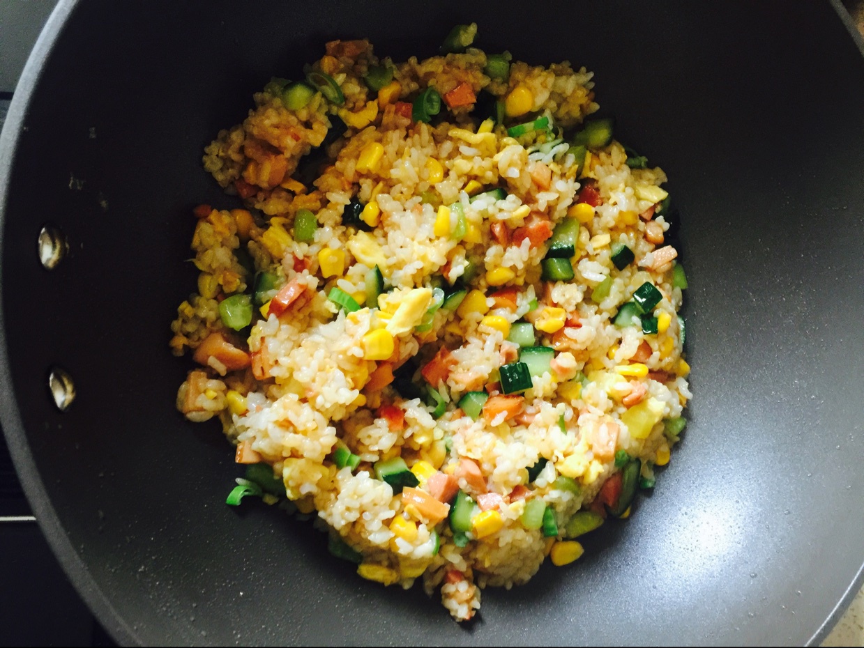 香肠鸡蛋炒饭