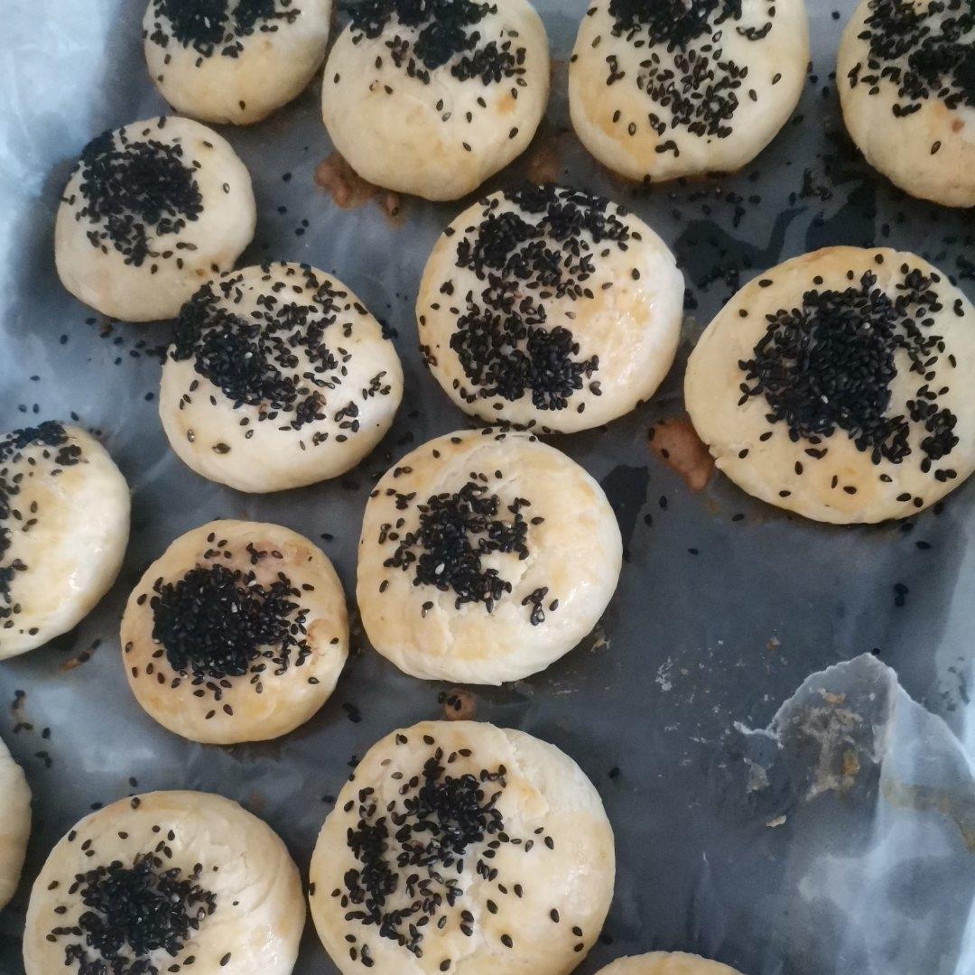 好吃哭了~让你欲罢不能的咸蛋黄厚乳芝士酥