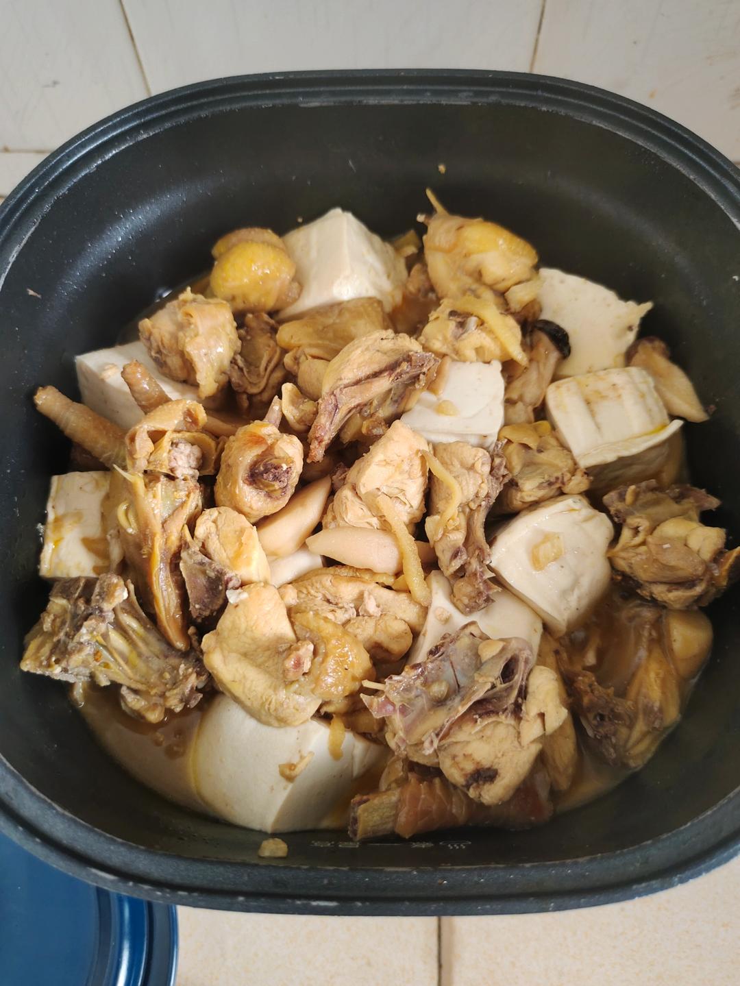 鸡肉豆腐煲